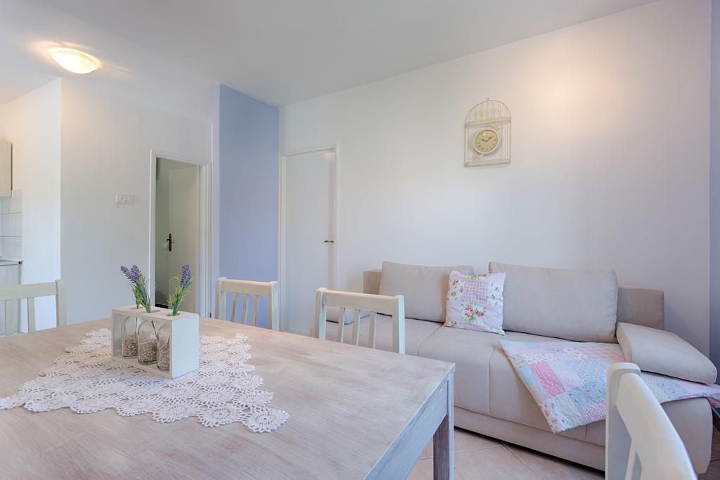 Apartment Dijana Podstrana Luaran gambar